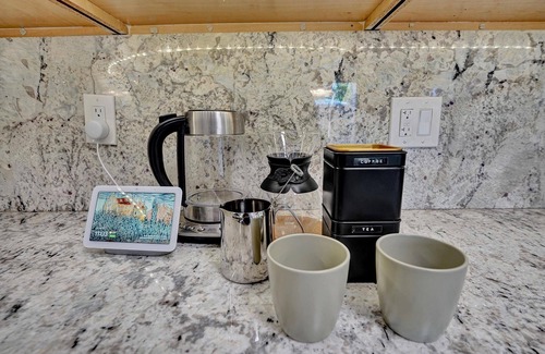 South Middle River House | 2 Bedroom 2 bath heated Salt Water Pool Family Fun & Pet Friendly