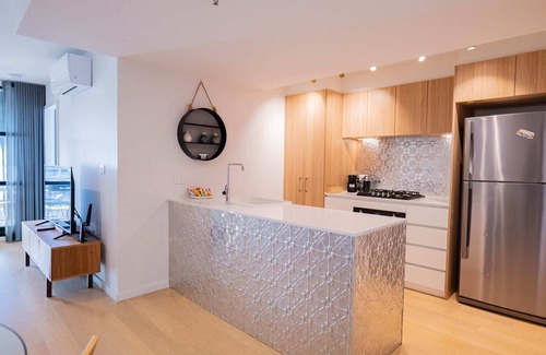 Turner Apartment | 2 Bedroom 2 bath 1 Car on Lonsdale Street