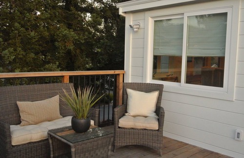 Sonoma Apartment | 2 bedroom/2 bath Apartment with balcony downtown Sonoma