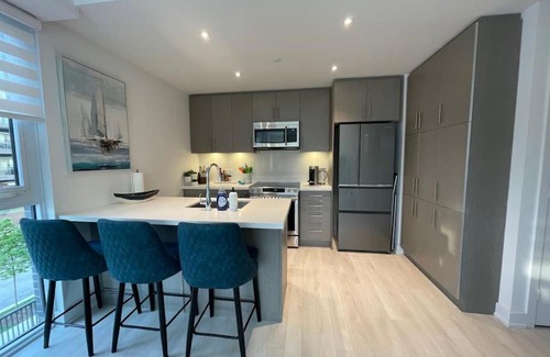 Innisfil Apartment | 2 bedroom 2 bath Aquarius, Friday Harbour, Innisfil, Barrie