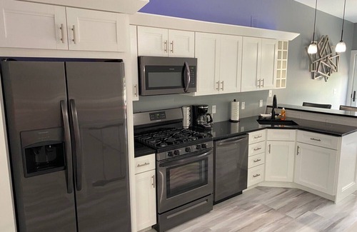 Geneva Condo | 2 Bedroom, 2 Bath, City View Flatt - Short Walk to Many Local Restaurants, Pubs, & Seneca Lake