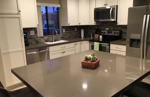 Palm Desert Condo | 2 BEDROOM, 2 BATH CONDO. PREMIER PICKLEBALL FACILITY & GOLF COURSE