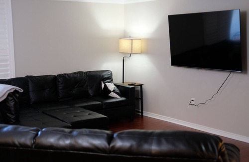 Downtown London Condo | 2 Bedroom 2 bath condo in the DT core