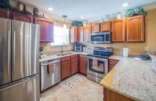 Fruitland Park House | 2 bedroom/2 bath home with 4-person cart minutes from Lake Sumter