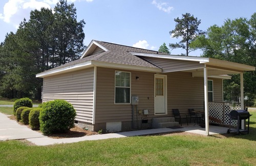 Dublin House | 2 bedroom 2 bath house on quiet street
