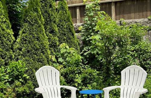 Yachting Village Apartment | 2 Bedroom/2 Bath In the Heart of Newport- Deck + Back Yard + Off-Street Parking!