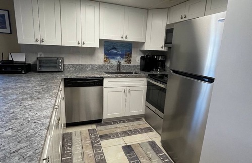 Midtown Ocean City Condo | 2 Bedroom/2 Bath Oceanblock w/Linens, Steps to the Beach, Bus Stop To Boardwalk