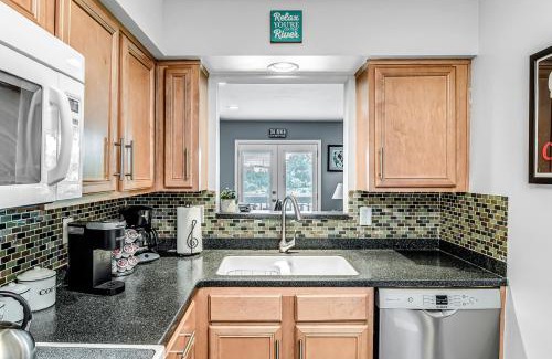 North Capitol House | 2 Bedroom, 2 Bath Riverfront View, WALK to Downtown