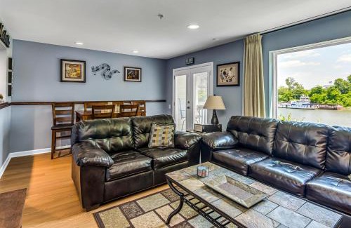 North Capitol House | 2 Bedroom, 2 Bath Riverfront View, WALK to Downtown