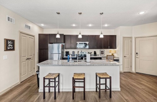 Winter Haven Apartment | 2-bedroom, 2-bath unit offers a family-friendly retreat just mins from LEGOLAND.