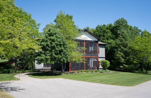 Harbor Springs Cottage | 2 Bedroom-2 Bath Cottage Near Local Ski Resorts! Stay at True North Golf Club