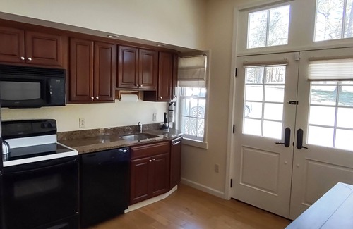 Lee Cottage | 2 Bedroom/2 Bath Vacation Rental in the Berkshires