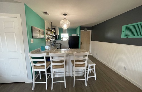 Port Aransas Condo | 2 bedroom 2 bathroom condo at Sea Isle Village with beach access and gulf view.