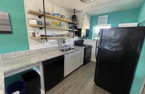 Port Aransas Condo | 2 bedroom 2 bathroom condo at Sea Isle Village with beach access and gulf view.