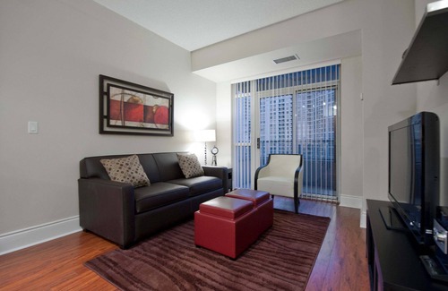 Downtown Mississauga Apartment | 2 Bedroom/2 Bathroom Suite