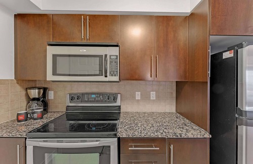Downtown Mississauga Apartment | 2 Bedroom/2 Bathroom Suite