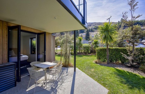 Arthur's Point Apartment | 2 bedroom 2 bathroom apartment