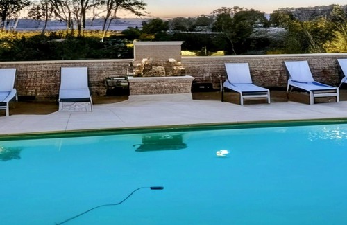 Vaugines Apartment | 2 Bedroom, 2 Bathroom Apartment near Lourmarin - Apartment 1