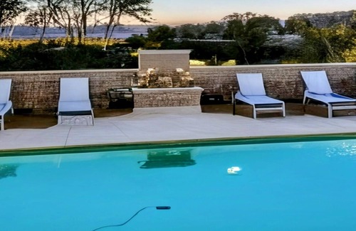 Vaugines Apartment | 2 Bedroom, 2 Bathroom Apartment with Terrace near Lourmarin - Apartment 7