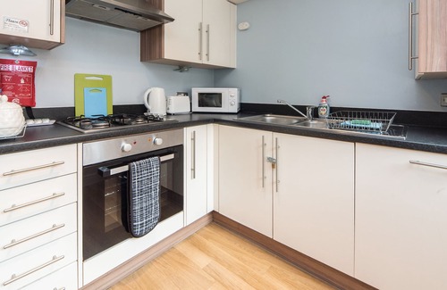 Derby Apartment | 2 bedroom, 2 bathroom apartment close to Derby Cathedral Quarter with parking.