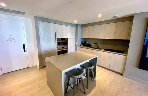 Hollywood South Central Beach Hotel | 2 bedroom 2 bathroom apartment/Ocean view/UNIQUE UNIT PARKING & RESORT INCLUDED