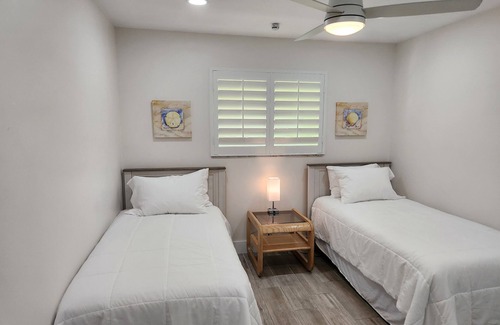 Royal Harbor Apartment | 2 Bedroom / 2 Bathroom Vacation Rental, Close to Downtown Naples 5th Ave, Beach