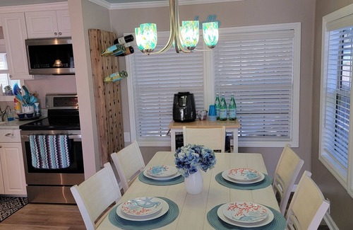 Garden City Cottage | 2 Bedroom, 2 Full Bath Cottage with many amenities! Complimentary Golf cart.