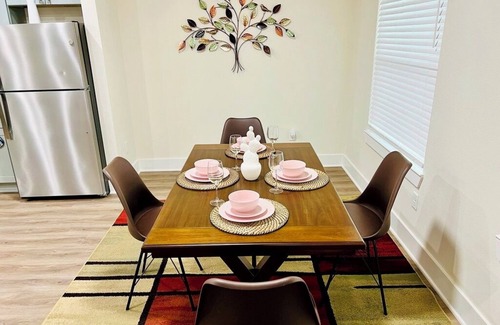 Grogan's Mill Apartment | 2-Bedroom 2-Full Baths with FREE Parking, Washer & Dryer, WiFi in The Woodlands