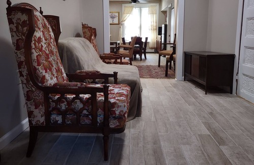 Harlem House | 2 BEDROOM 3RD FLOOR RENOVATED W/KITCHEN - 3 MINUTES TO SUBWAY