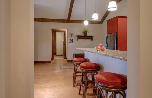 Harbor Springs Cottage | 2 Bedroom-4 Bed Cottage Near Local Ski Resorts! Stay at True North Golf Club