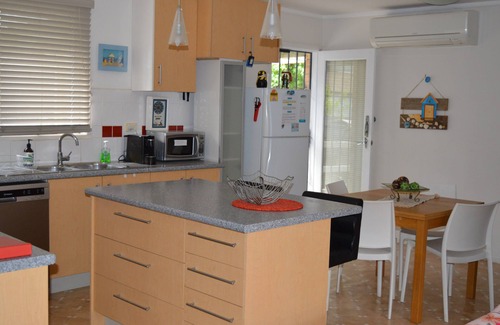 Capel Sound House | 2 Bedroom 650m Walk to the front beach
