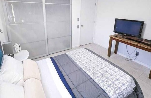 West Park Apartment | 2 Bedroom 685849 by Houzlet