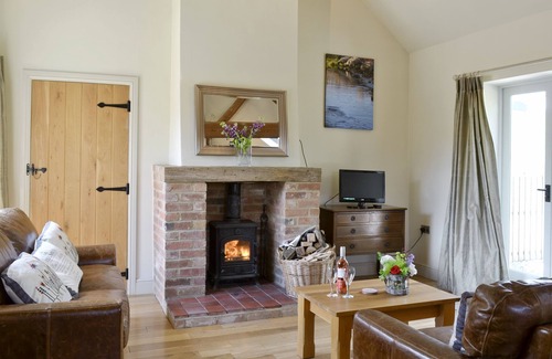 Whitchurch Cottage | 2 bedroom accommodation in Crimscote, near Newbold