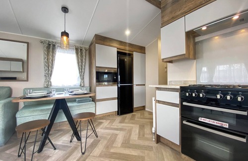 Weston-super-Mare Cottage | 2 bedroom accommodation in Kewstoke, near Weston-Super-Mare