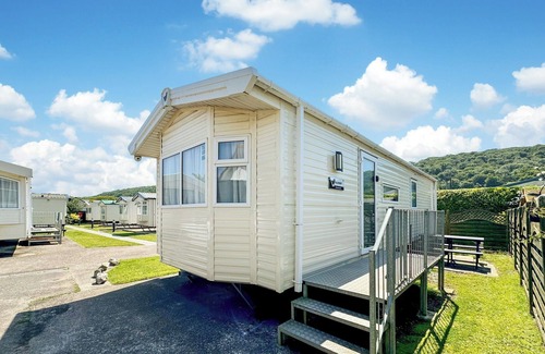 Weston-super-Mare Cottage | 2 bedroom accommodation in Kewstoke, near Weston-Super-Mare
