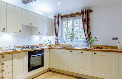 Didmarton Cottage | 2 bedroom accommodation in Lower Kilcot, near Wotton-under-Edge