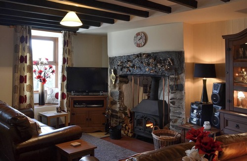Penrhyndeudraeth Cottage | 2 bedroom accommodation in Penrhyndeudraeth, near Porthmadog