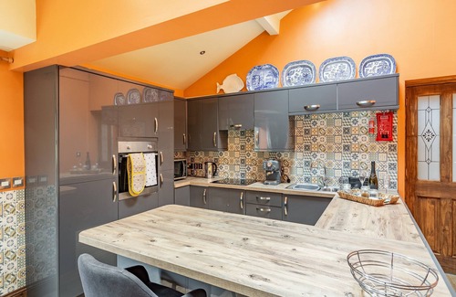 Sutton-in-Craven Cottage | 2 bedroom accommodation in Glusburn, near Skipton
