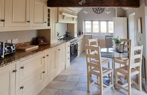 Wychnor Cottage | 2 bedroom accommodation in Wychnor, near Burton upon Trent