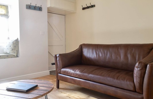 Potter Brompton Cottage | 2 bedroom accommodation in Brompton By Sawdon, near Scarborough