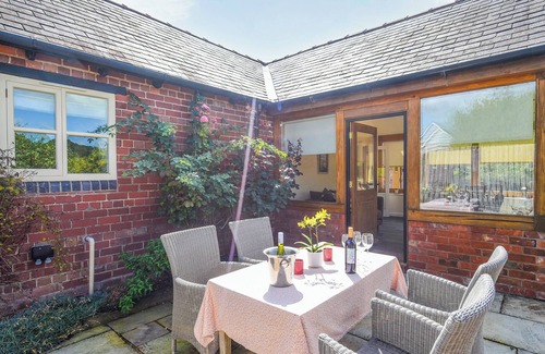 Stoney Stretton Cottage | 2 bedroom accommodation in Asterley, near Shrewsbury