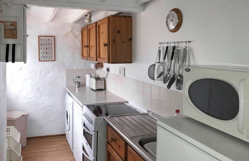 Cenarth Cottage | 2 bedroom accommodation in Penrherber, Newcastle Emlyn
