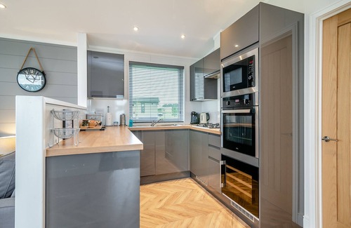 Shepton Mallet Ski Chalet | 2 bedroom accommodation in Midsomer House, East Compton