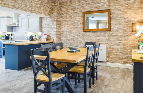 Overton-on-dee Cottage | 2 bedroom accommodation in Eyton Wrexham