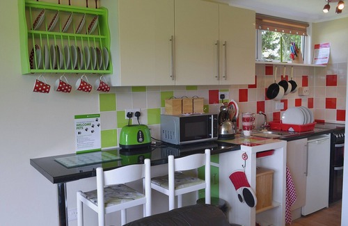 Great Yarmouth Cottage | 2 bedroom accommodation in Scratby, near Hemsby