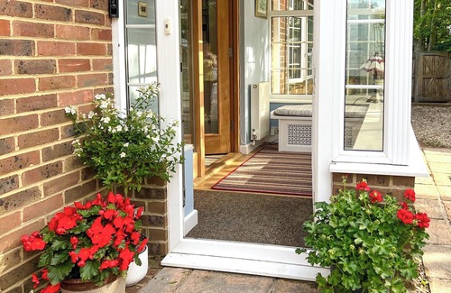 Littlehampton Cottage | 2 bedroom accommodation in Wick, near Littlehampton