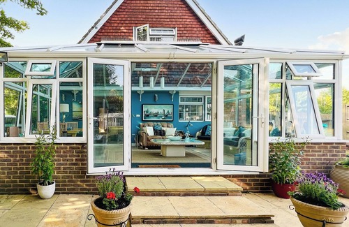 Littlehampton Cottage | 2 bedroom accommodation in Wick, near Littlehampton