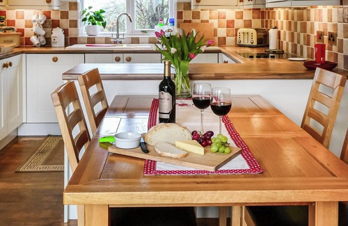 West Heslerton Cottage | 2 bedroom accommodation in Thorpe Bassett, near Malton