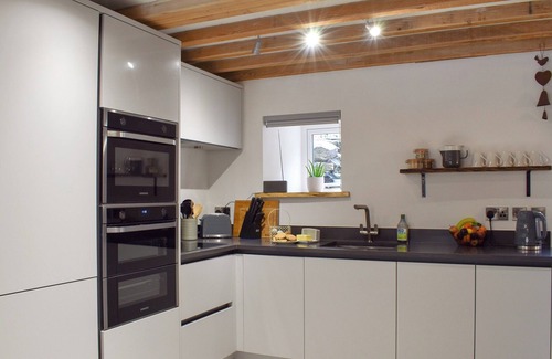 Gwynedd- Snowdonia Cottage | 2 bedroom accommodation in Betws-Y-Coed