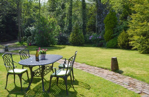 Ewhurst Green Cottage | 2 bedroom accommodation in Ewhurst Green, near Bodiam